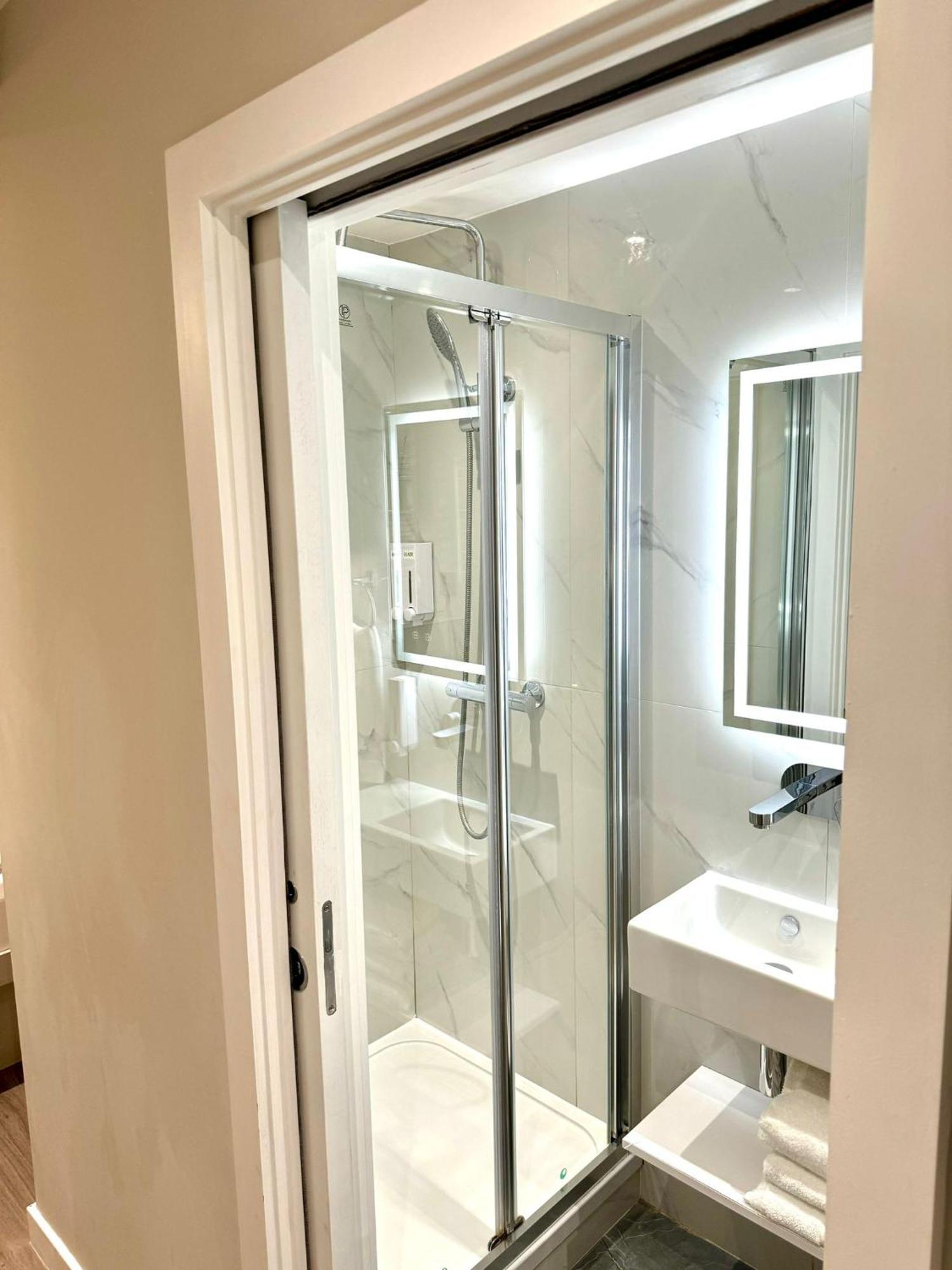 Nox Richmond Apart otel Richmond  Dış mekan fotoğraf